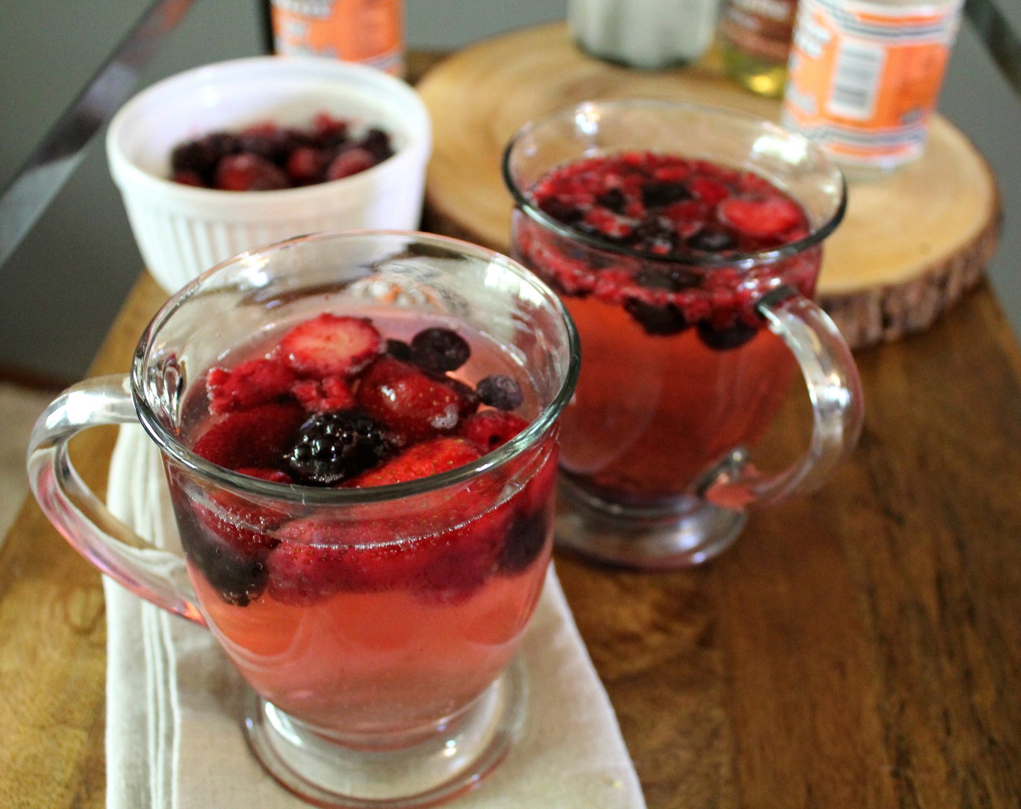 Sparkling Peach Berry Fizz