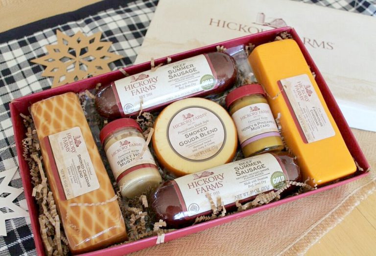 Holiday Food + Entertaining with Hickory Farms Kendall