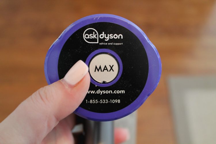 Dyson V6 Absolute and why it's the best allaround vacuum!