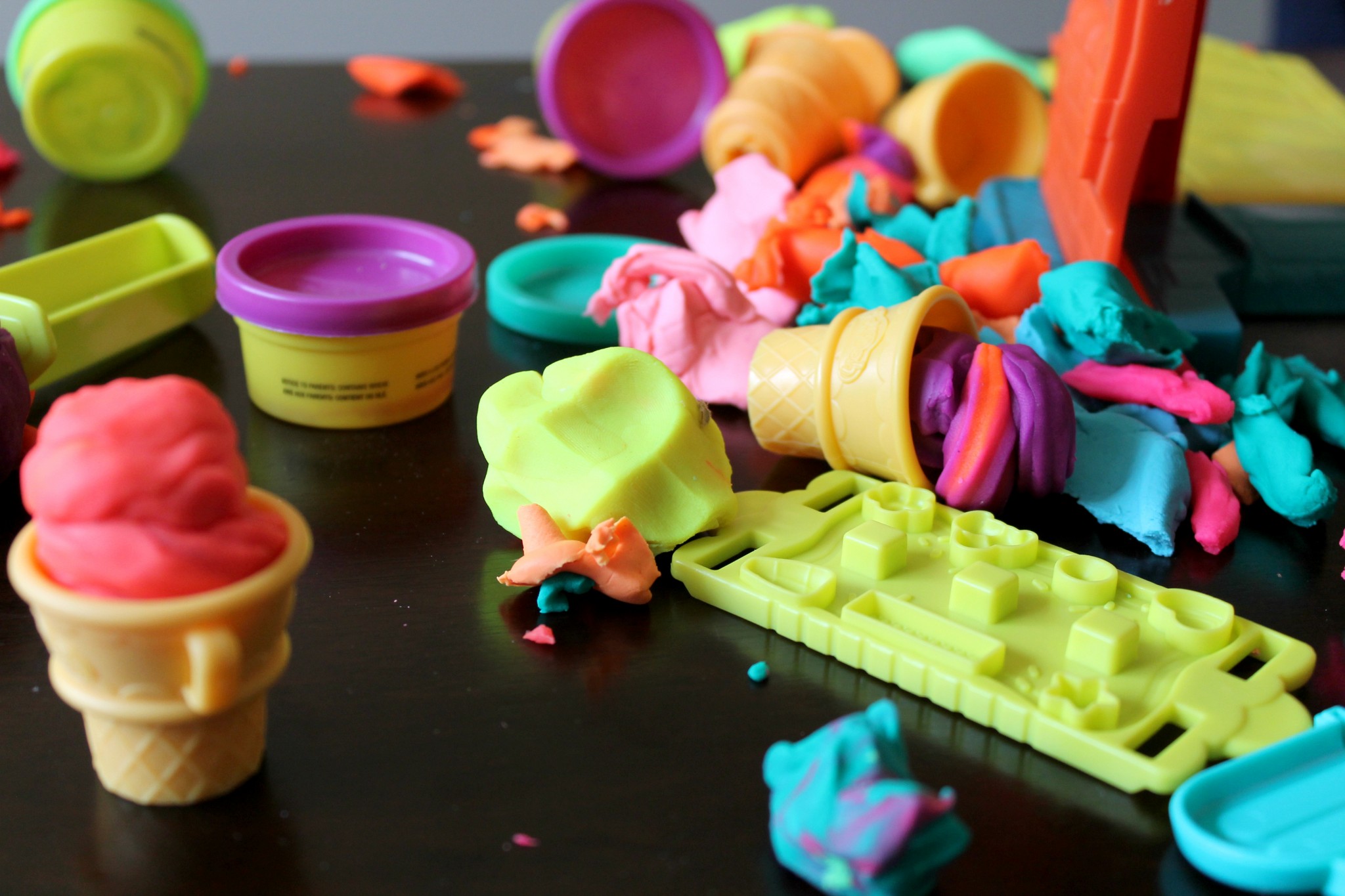 Fun with PLAY-DOH TOWN!