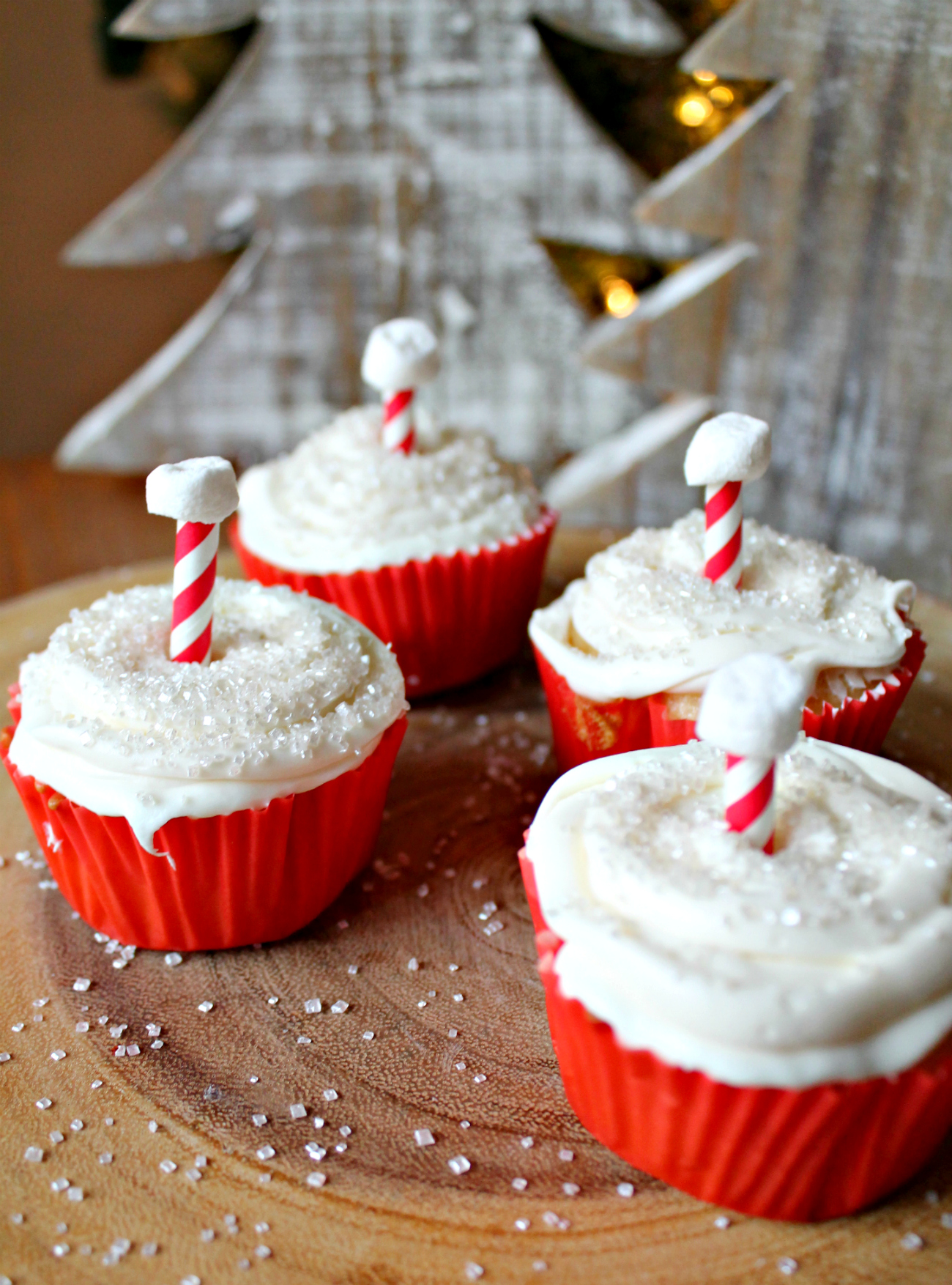 Easy Magic-Filled North Pole Cupcakes 