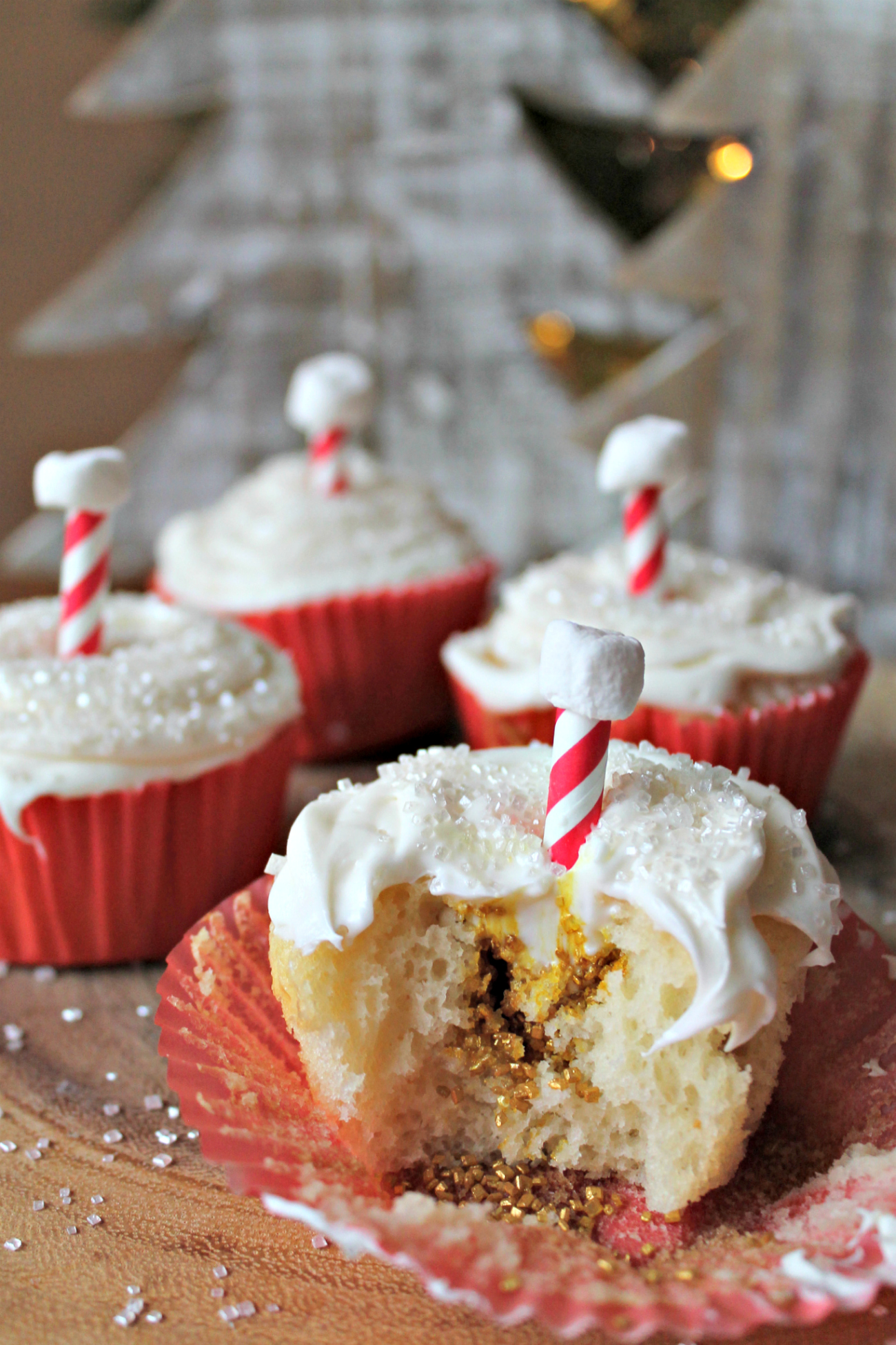 Easy Magic-Filled North Pole Cupcakes 