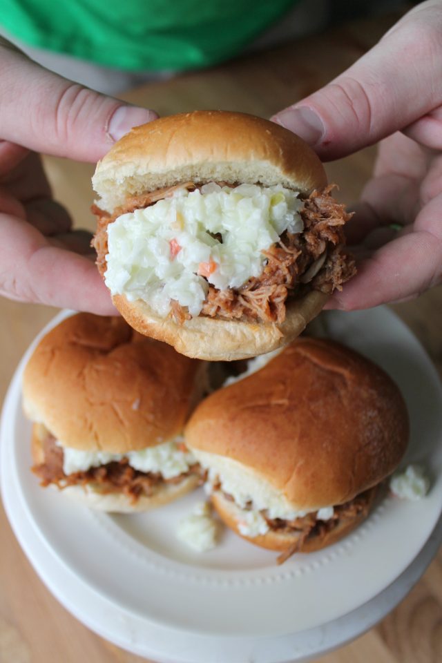 Easy Slow Cooker Pulled Pork Sliders