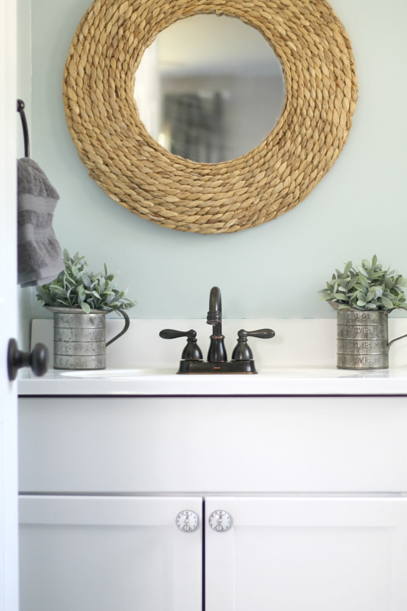 Budget-Friendly Small Bathroom Makeover