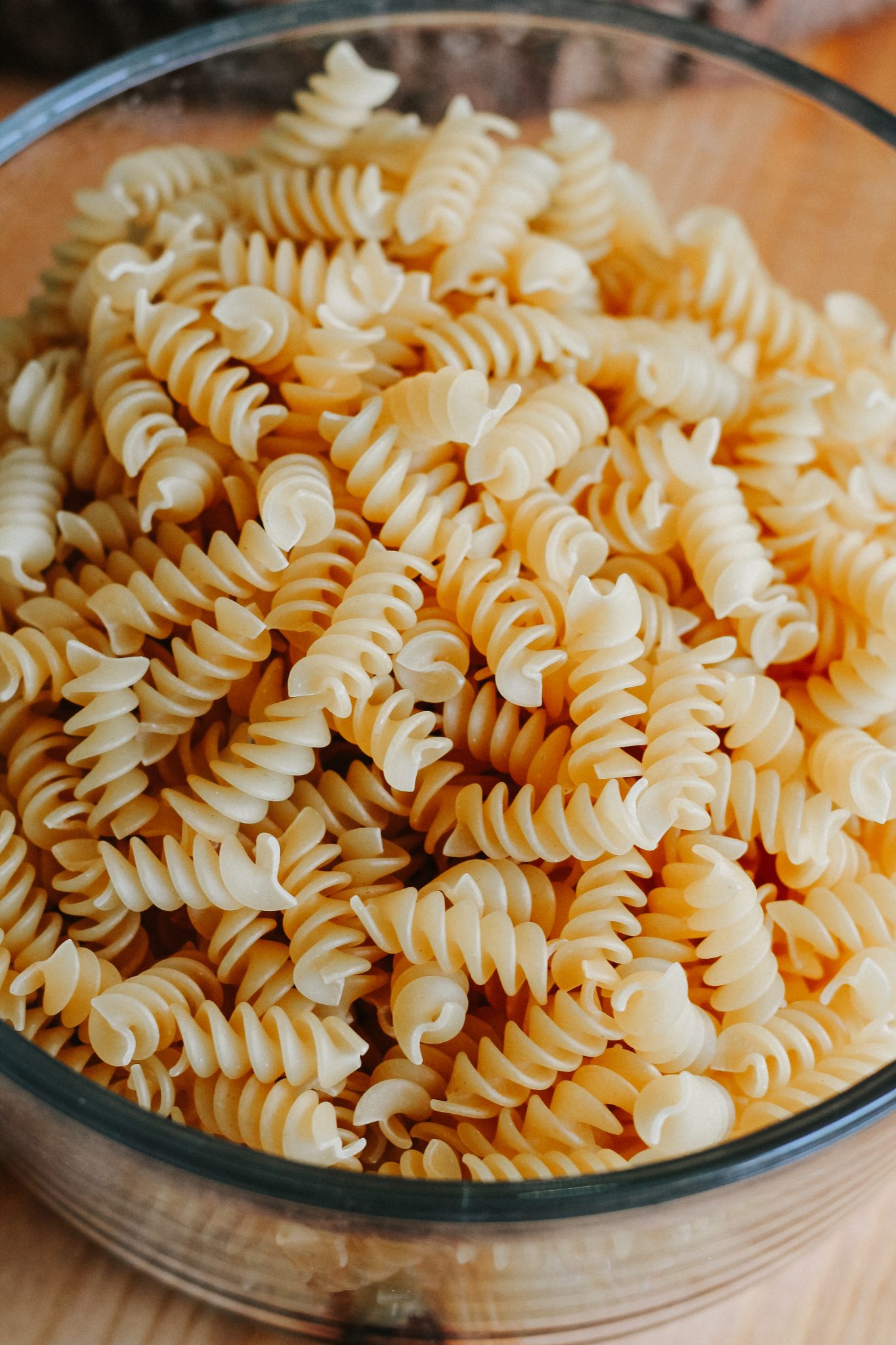 Easy Garlic Basil Pasta Salad