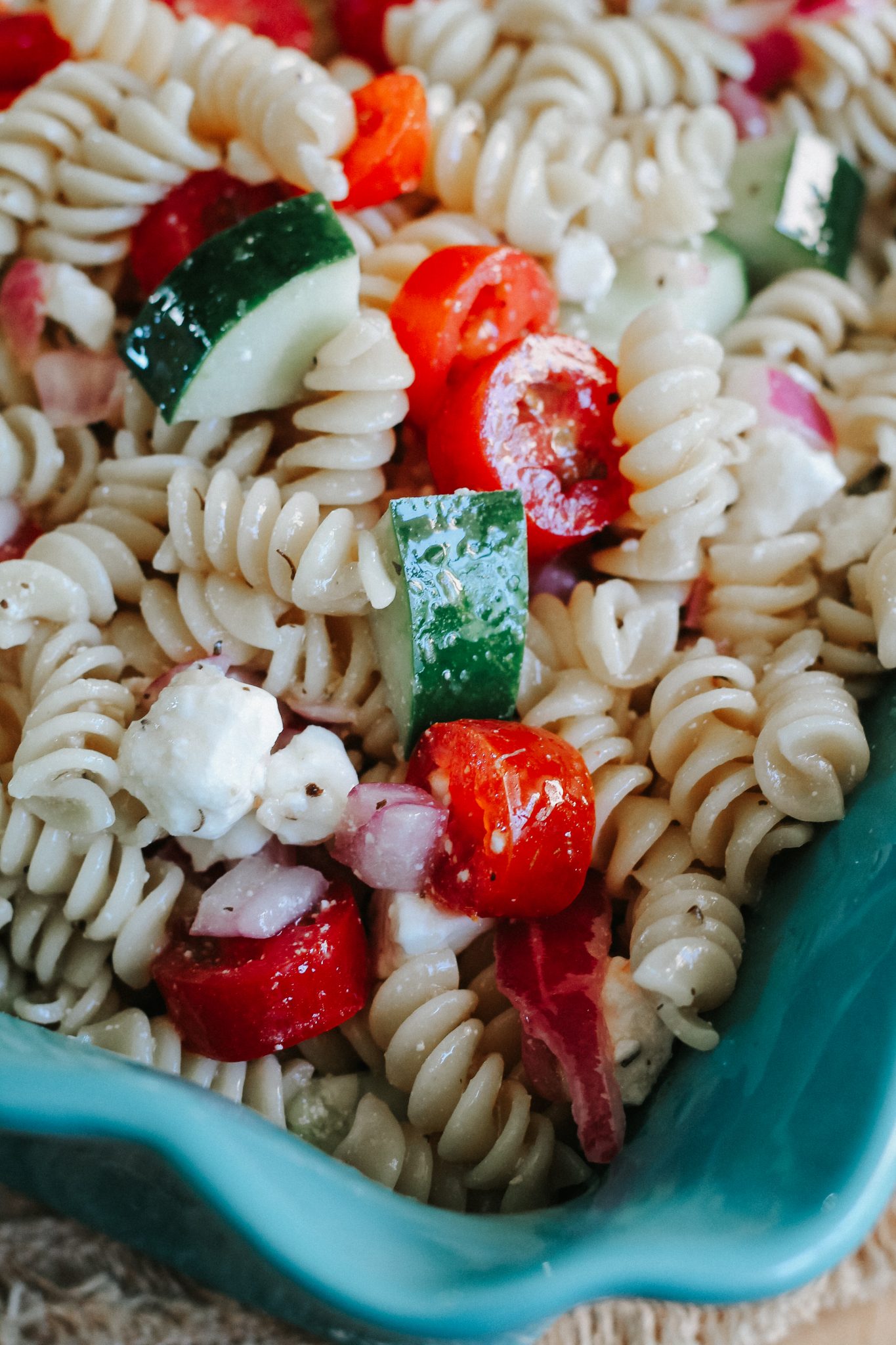 Easy Garlic Basil Pasta Salad