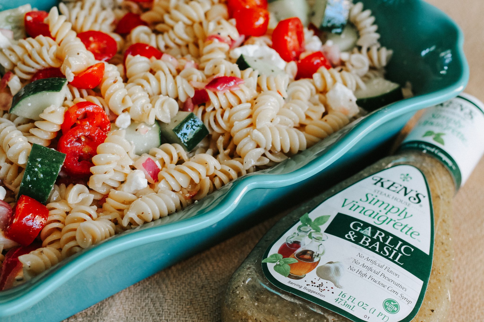 Easy Garlic Basil Pasta Salad