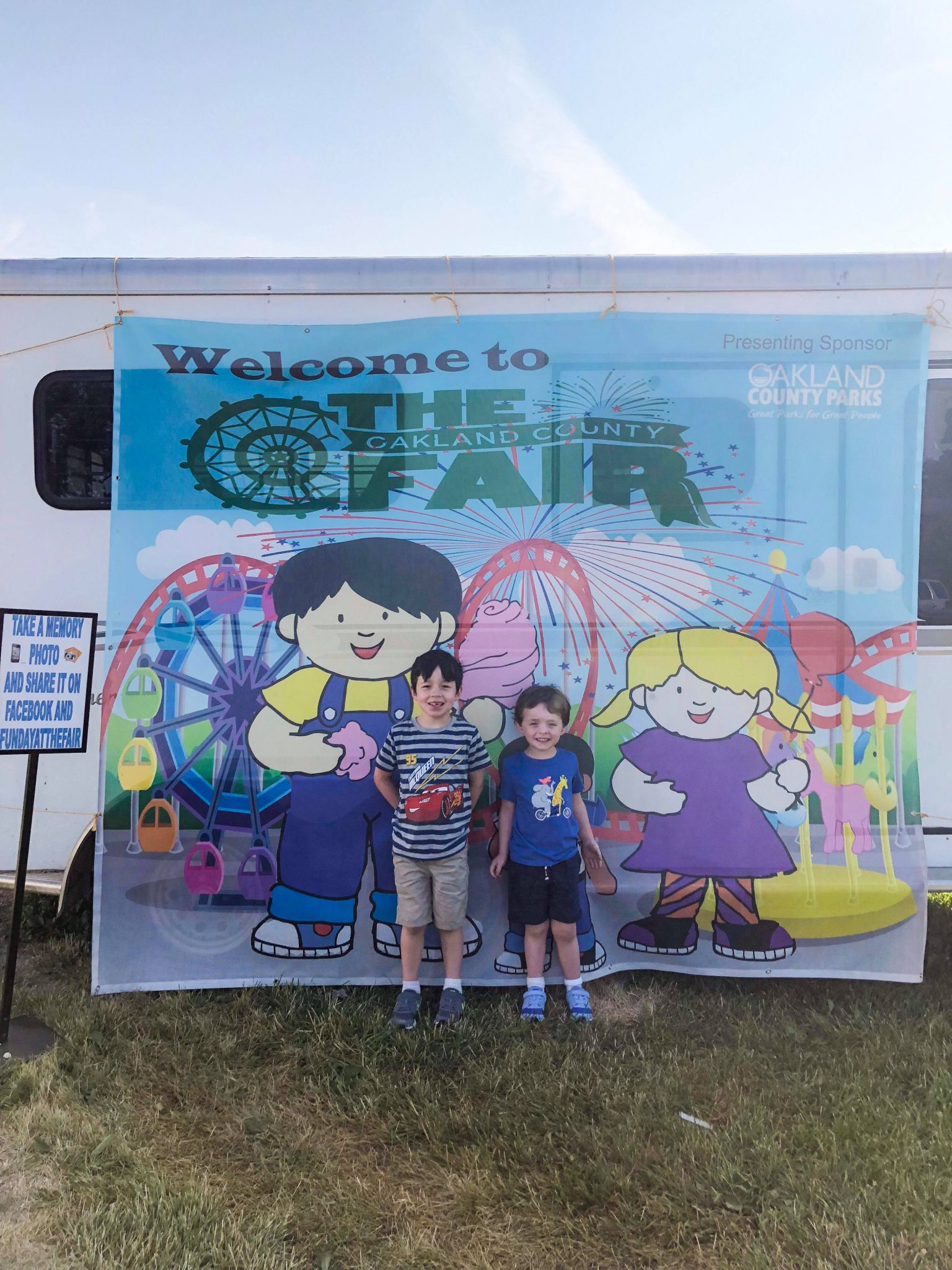 Kinetic Sand ‘Feel the Fun’ Van Tour