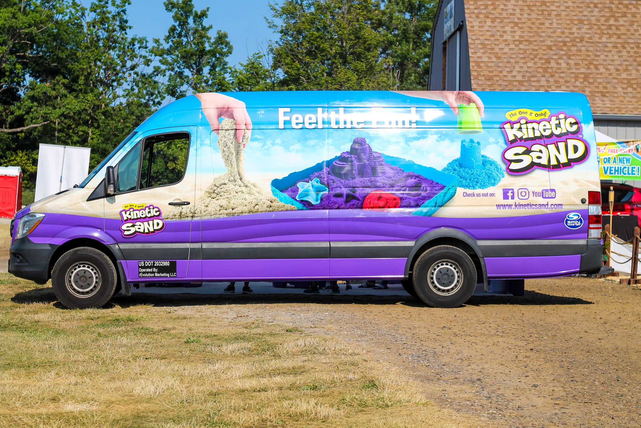 Kinetic Sand ‘Feel the Fun’ Van Tour